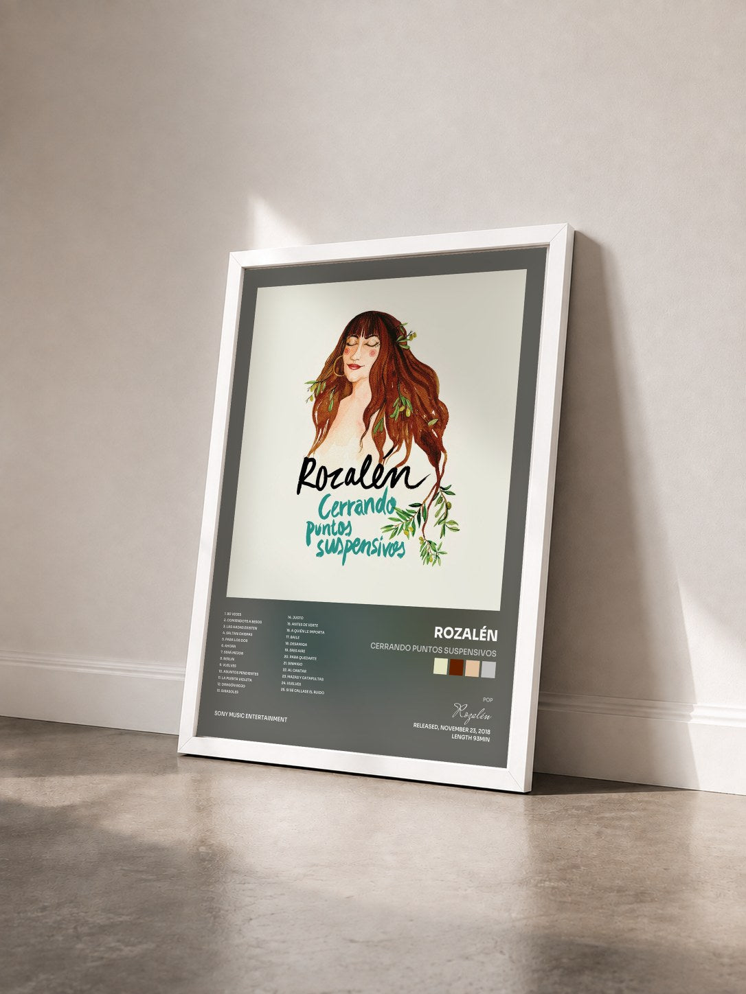 #blanc Tableau de l'album Cerrando Puntos Suspensivos de Rozalén vu de trois quarts, cadre blanc