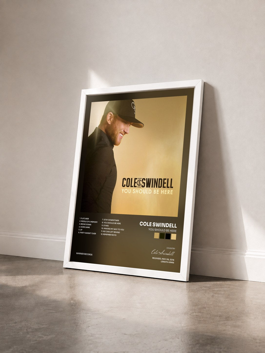 #blanc Tableau de l'album You Should Be Here de Cole Swindell vu de trois quarts, cadre blanc