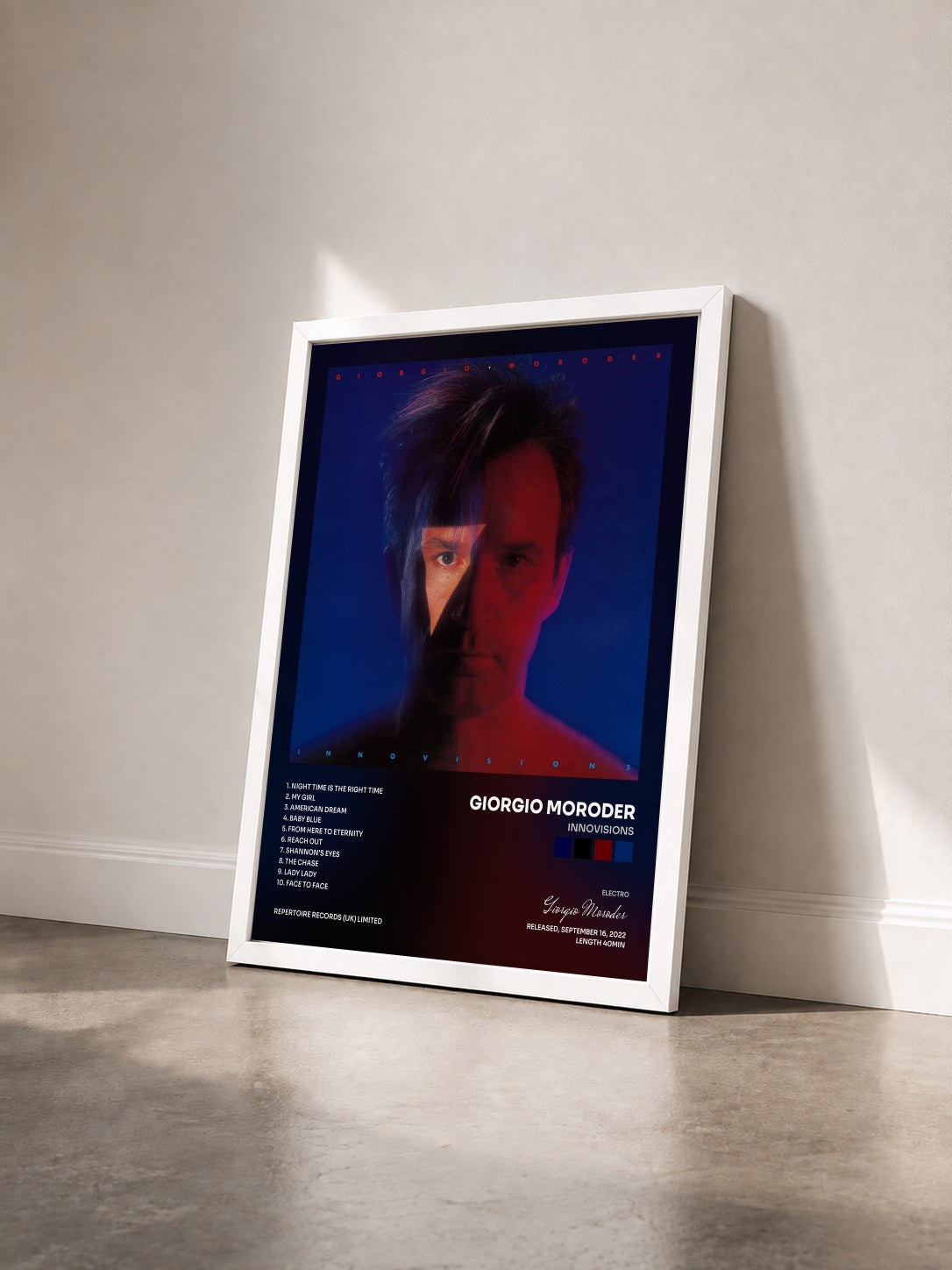 #blanc Tableau de l'album Innovisions de Giorgio Moroder vu de trois quarts, cadre blanc