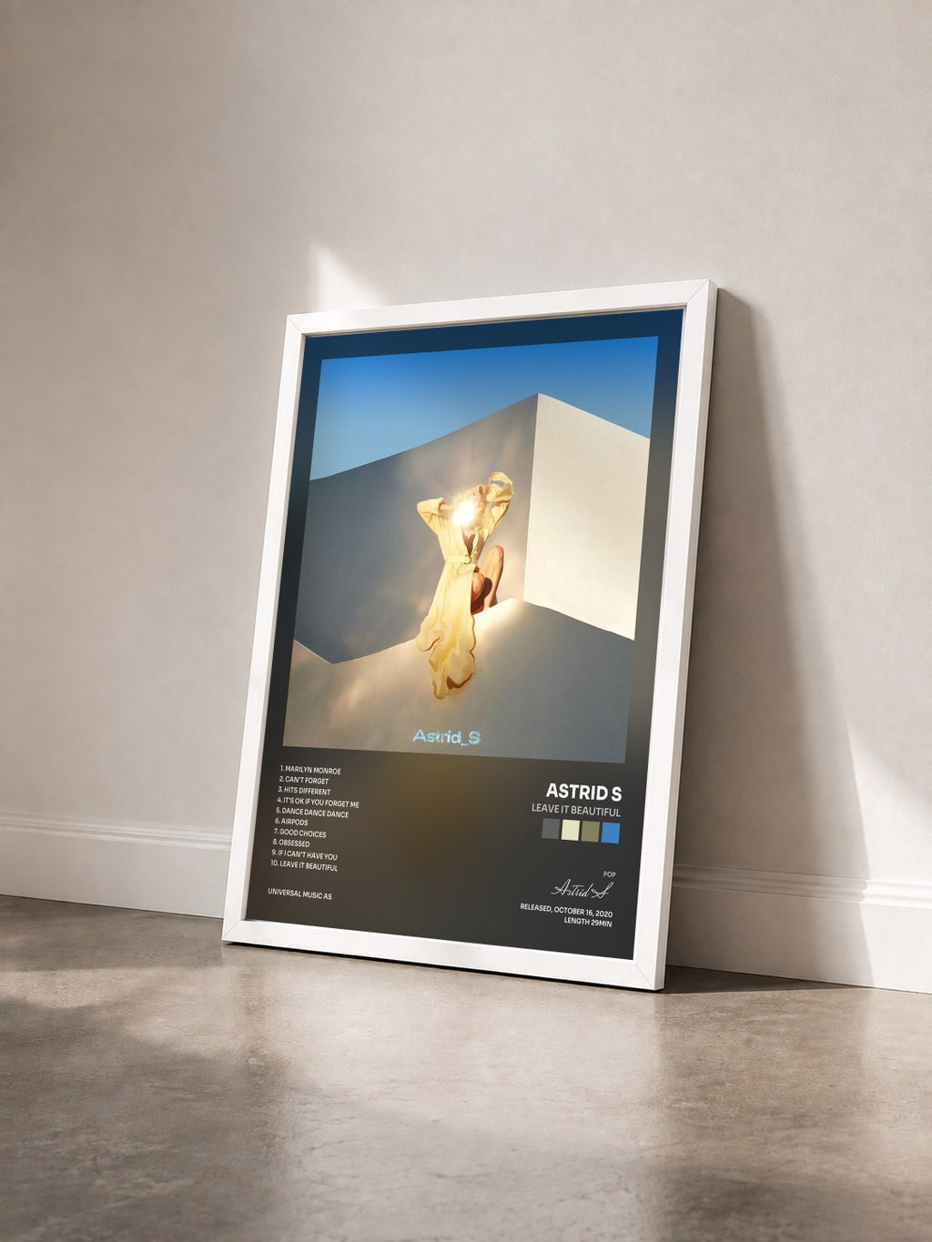 #blanc Tableau de l'album Leave It Beautiful de Astrid S vu de trois quarts, cadre blanc