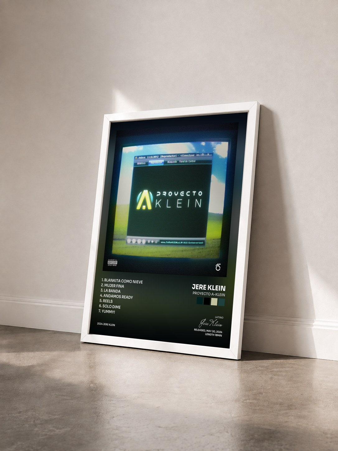 #blanc Tableau de l'album PROYECTO A-KLEIN de Jere Klein vu de trois quarts, cadre blanc
