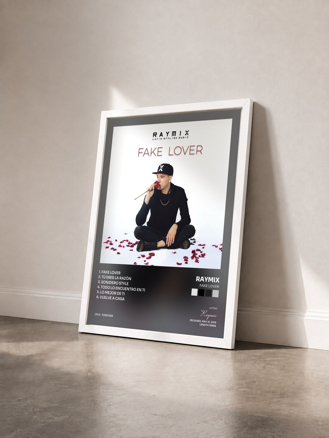 #blanc Tableau de l'album Fake Lover de Raymix vu de trois quarts, cadre blanc