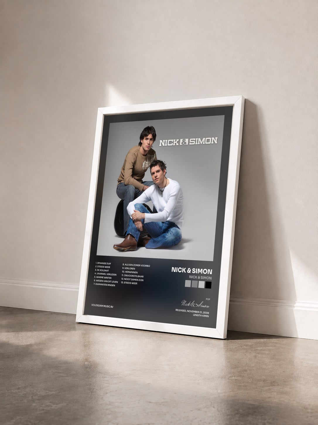 #blanc Tableau de l'album Nick & Simon de Nick & Simon vu de trois quarts, cadre blanc
