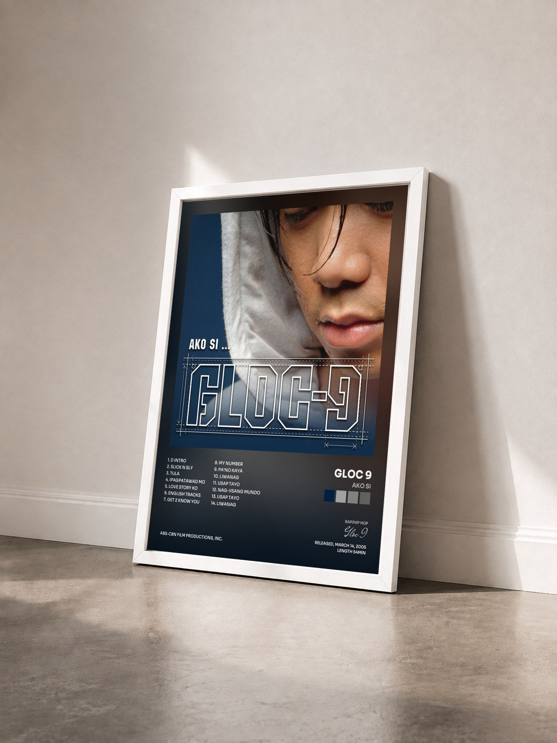 #blanc Tableau de l'album Ako Si de Gloc 9 vu de trois quarts, cadre blanc