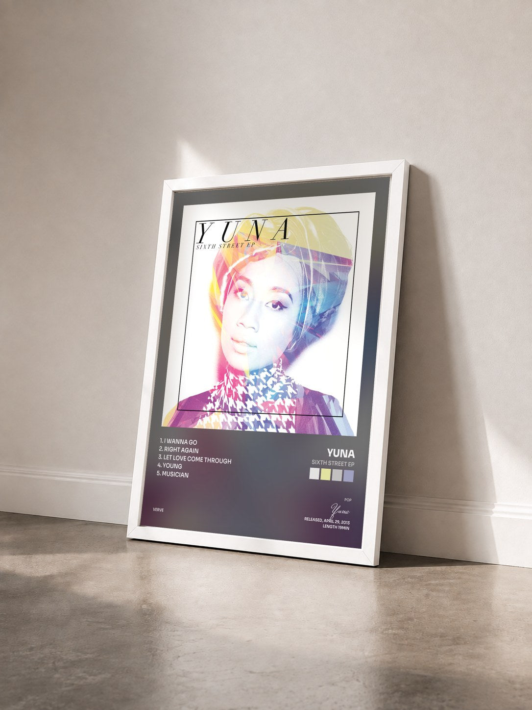 #blanc Tableau de l'album Sixth Street EP de Yuna vu de trois quarts, cadre blanc