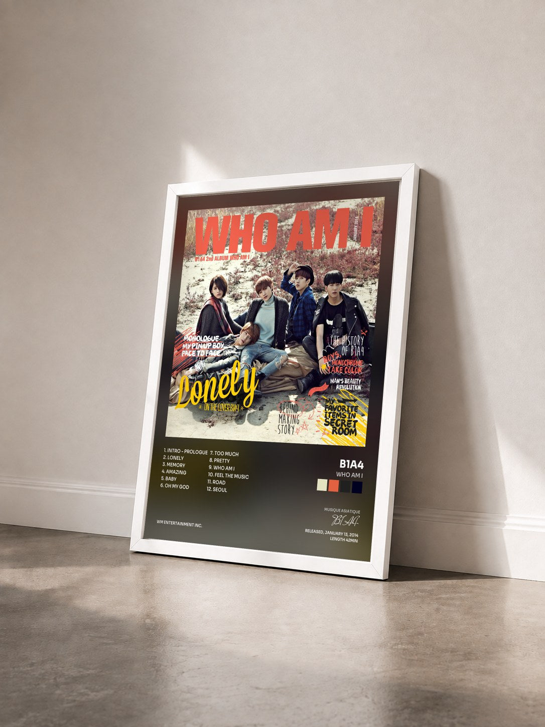 #blanc Tableau de l'album Who Am I de B1A4 vu de trois quarts, cadre blanc