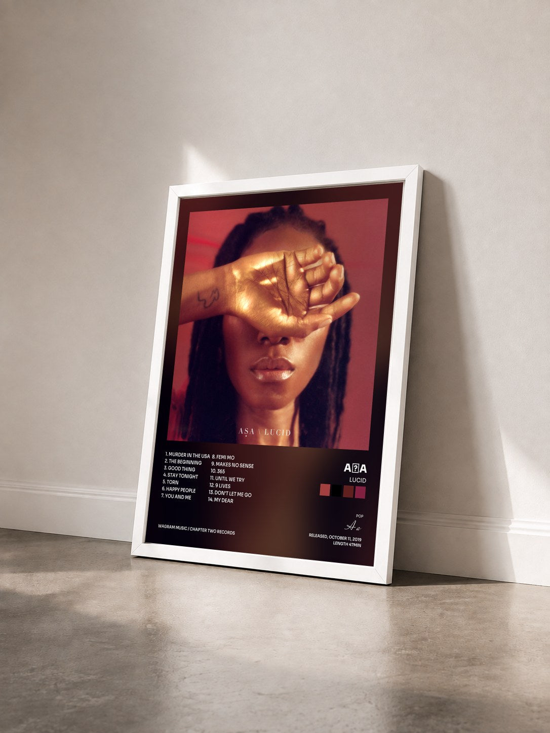 #blanc Tableau de l'album Lucid de Aṣa vu de trois quarts, cadre blanc