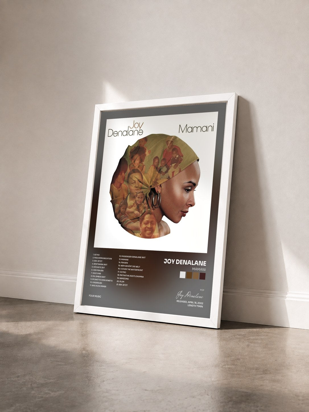 #blanc Tableau de l'album Mamani de Joy Denalane vu de trois quarts, cadre blanc