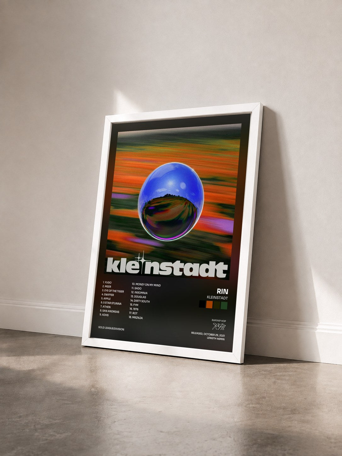 #blanc Tableau de l'album Kleinstadt de RIN vu de trois quarts, cadre blanc