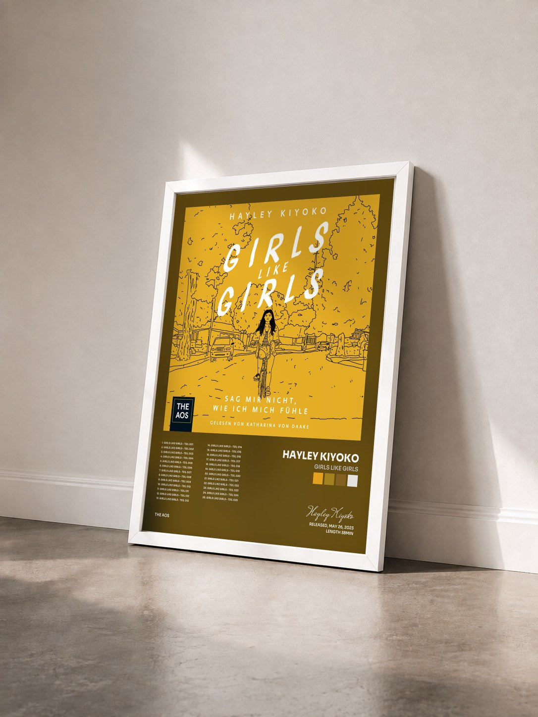#blanc Tableau de l'album Girls Like Girls de Hayley Kiyoko vu de trois quarts, cadre blanc