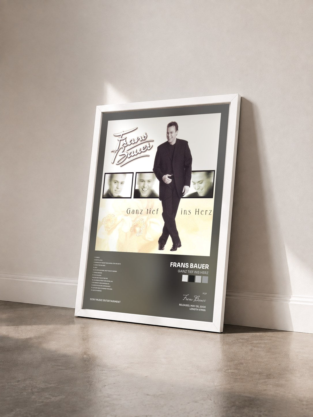 #blanc Tableau de l'album Ganz Tief Ins Herz de Frans Bauer vu de trois quarts, cadre blanc