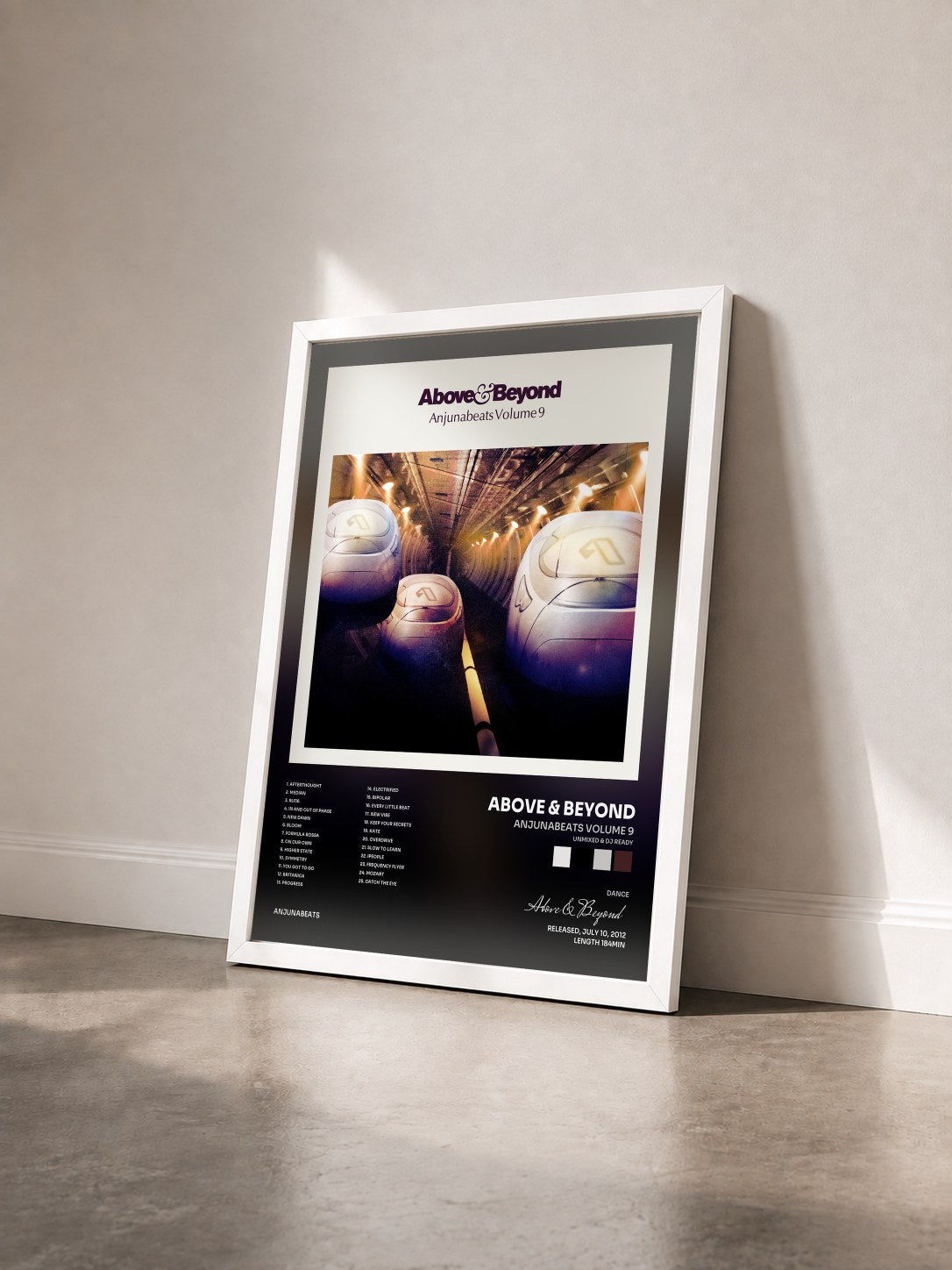 #blanc Tableau de l'album Anjunabeats Volume 9 (Unmixed & DJ Ready) de Above & Beyond vu de trois quarts, cadre blanc