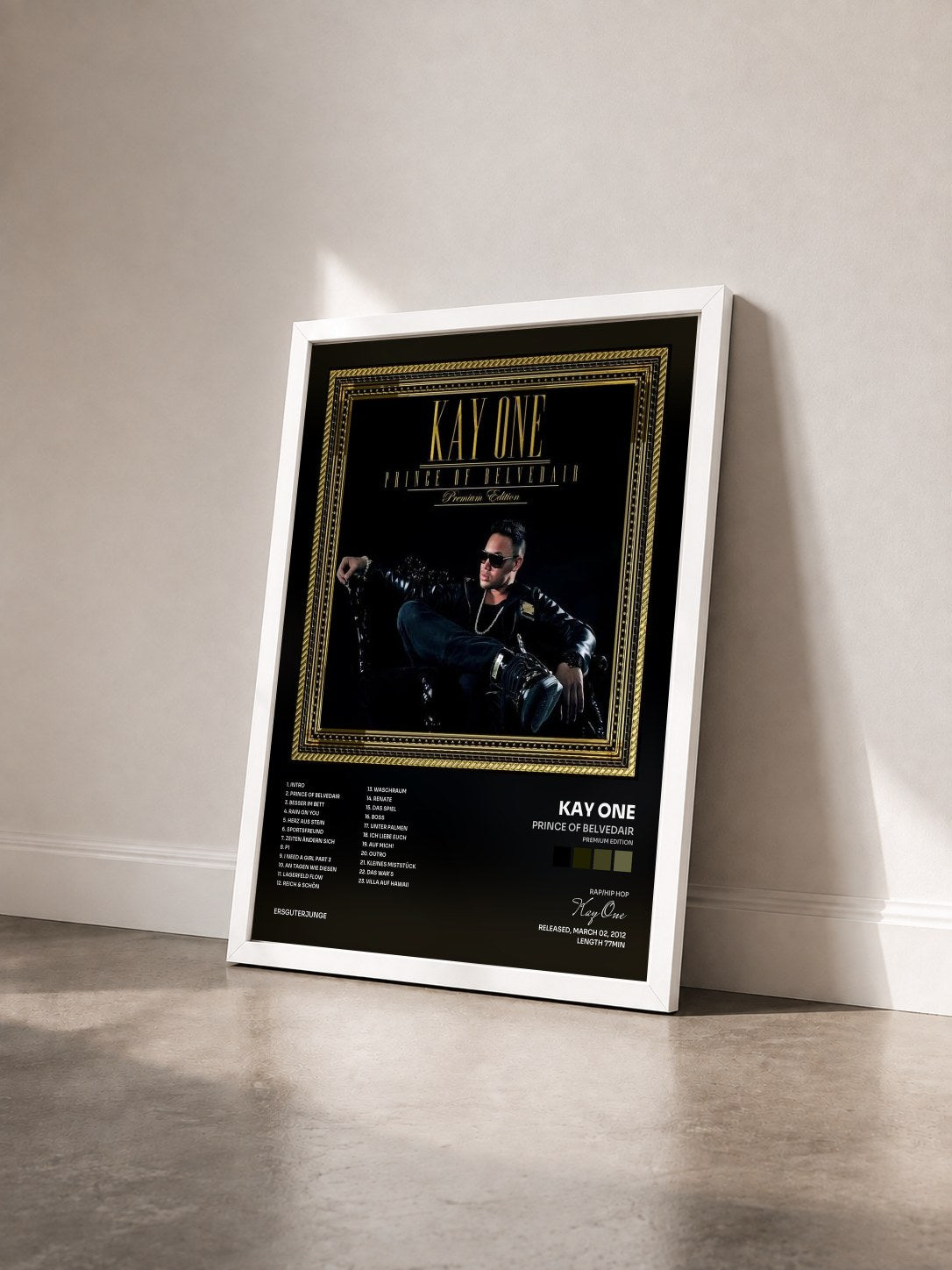 #blanc Tableau de l'album Prince of Belvedair (Premium Edition) de Kay One vu de trois quarts, cadre blanc