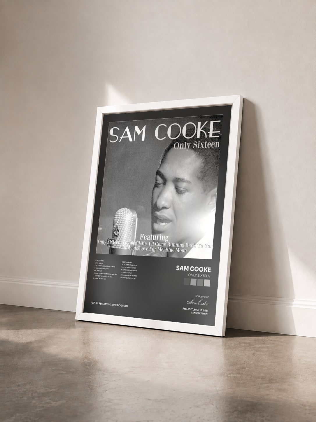 #blanc Tableau de l'album Only Sixteen de Sam Cooke vu de trois quarts, cadre blanc