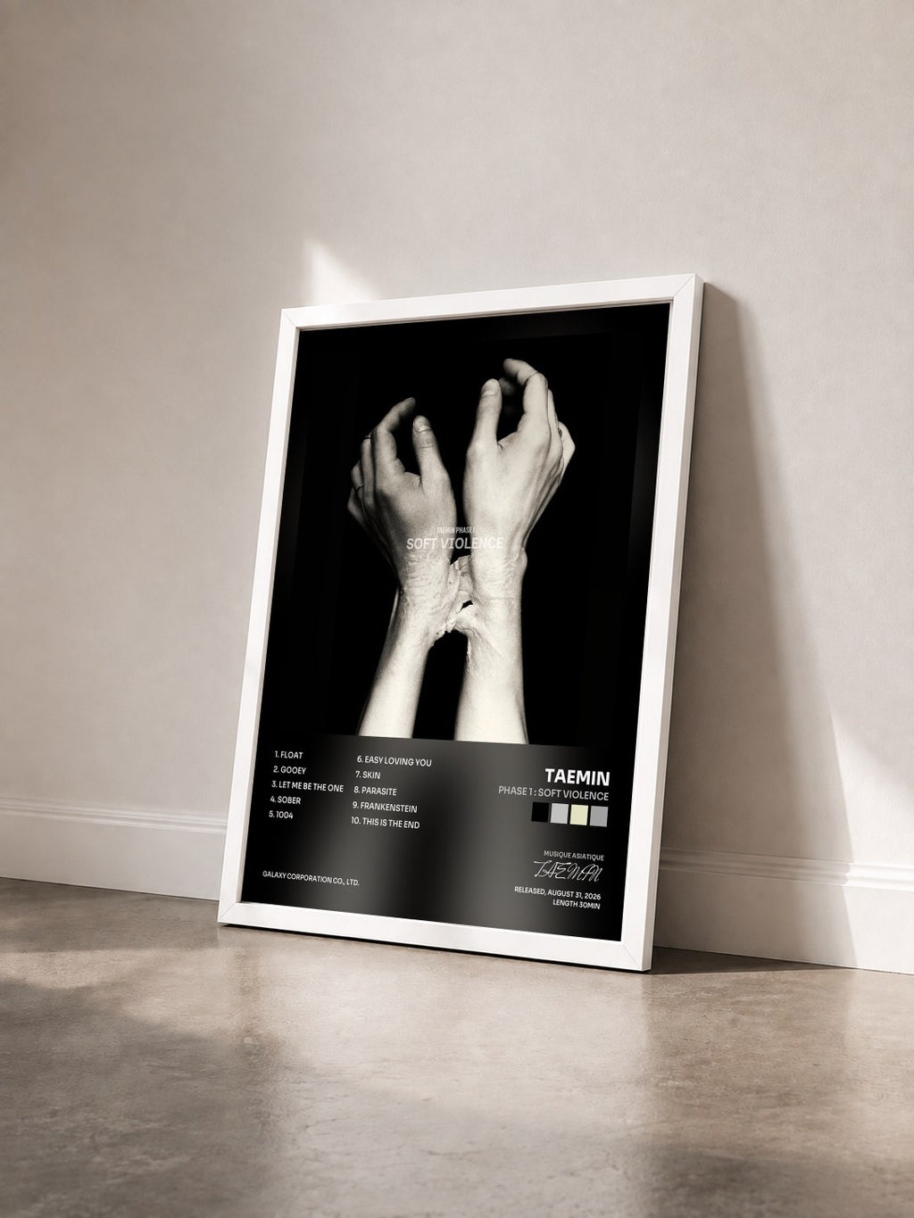 #blanc Tableau de l'album PHASE 1 : Soft Violence de TAEMIN vu de trois quarts, cadre blanc
