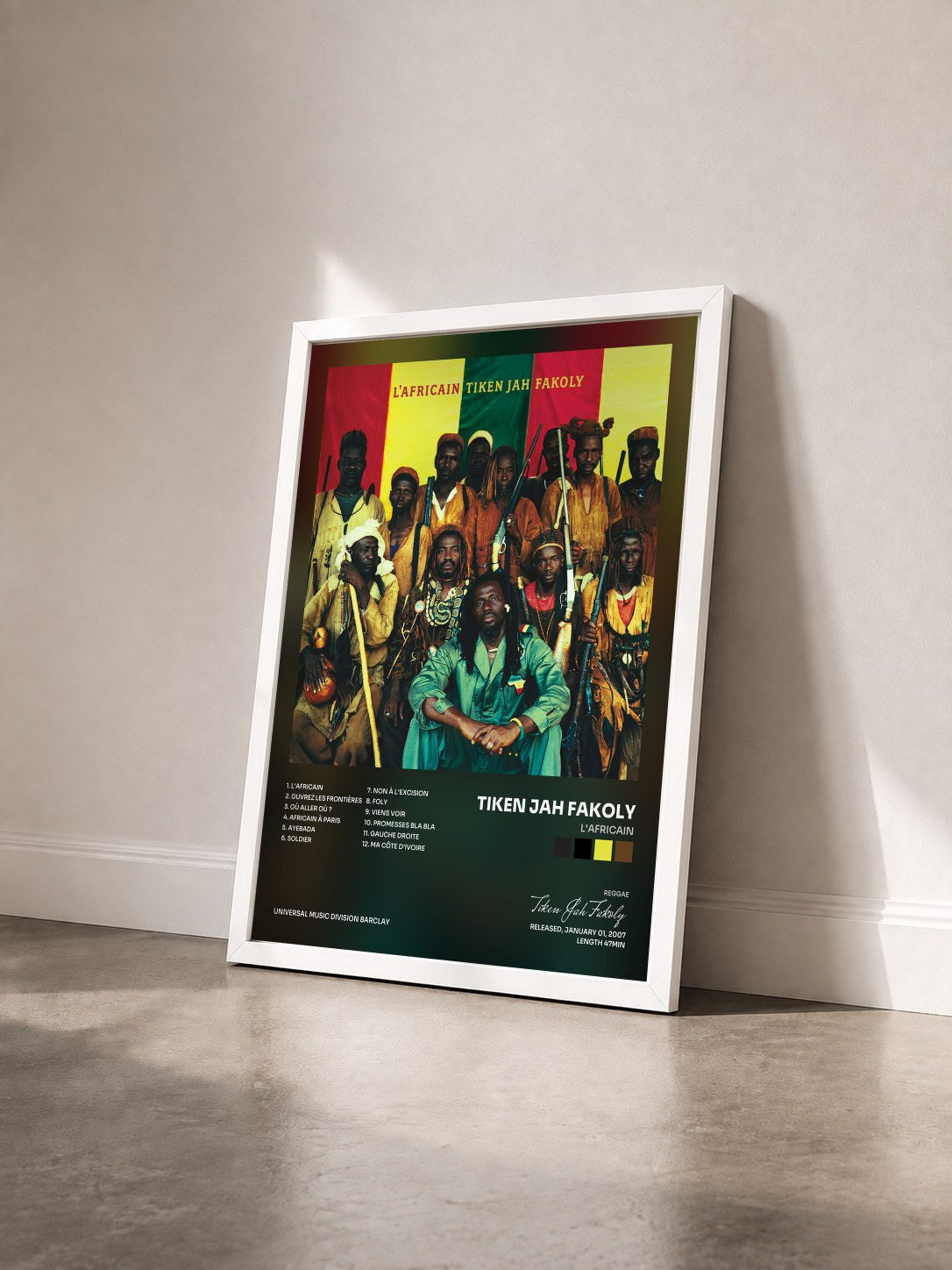 #blanc Tableau de l'album L'Africain de Tiken Jah Fakoly vu de trois quarts, cadre blanc