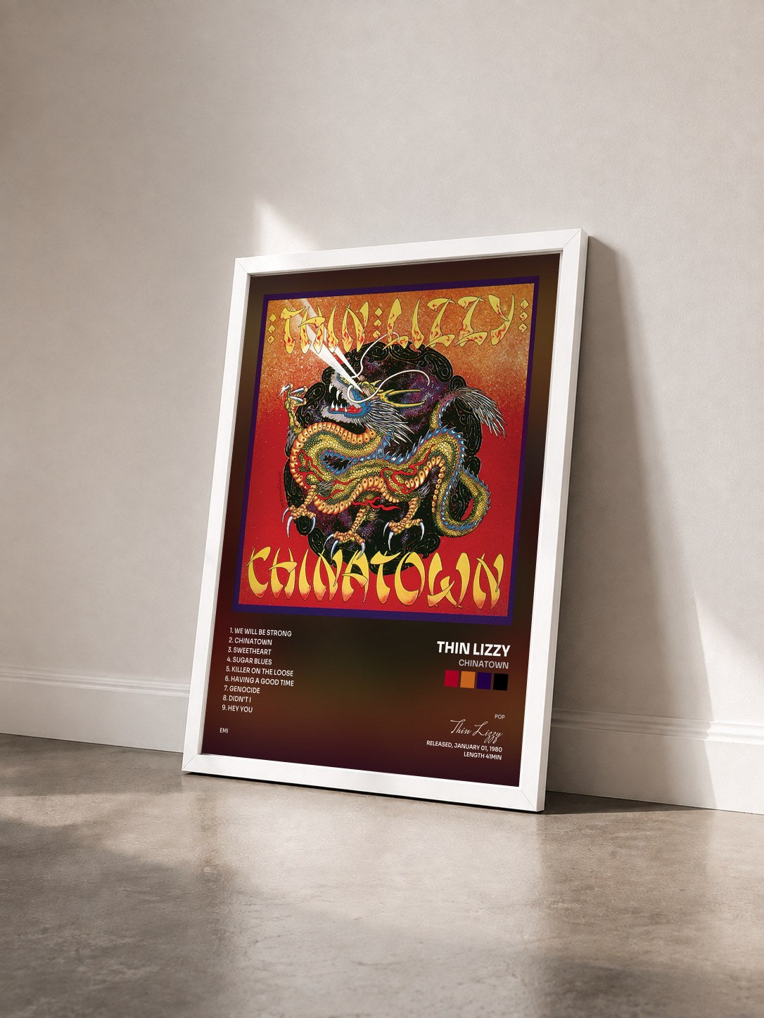 #blanc Tableau de l'album Chinatown de Thin Lizzy vu de trois quarts, cadre blanc