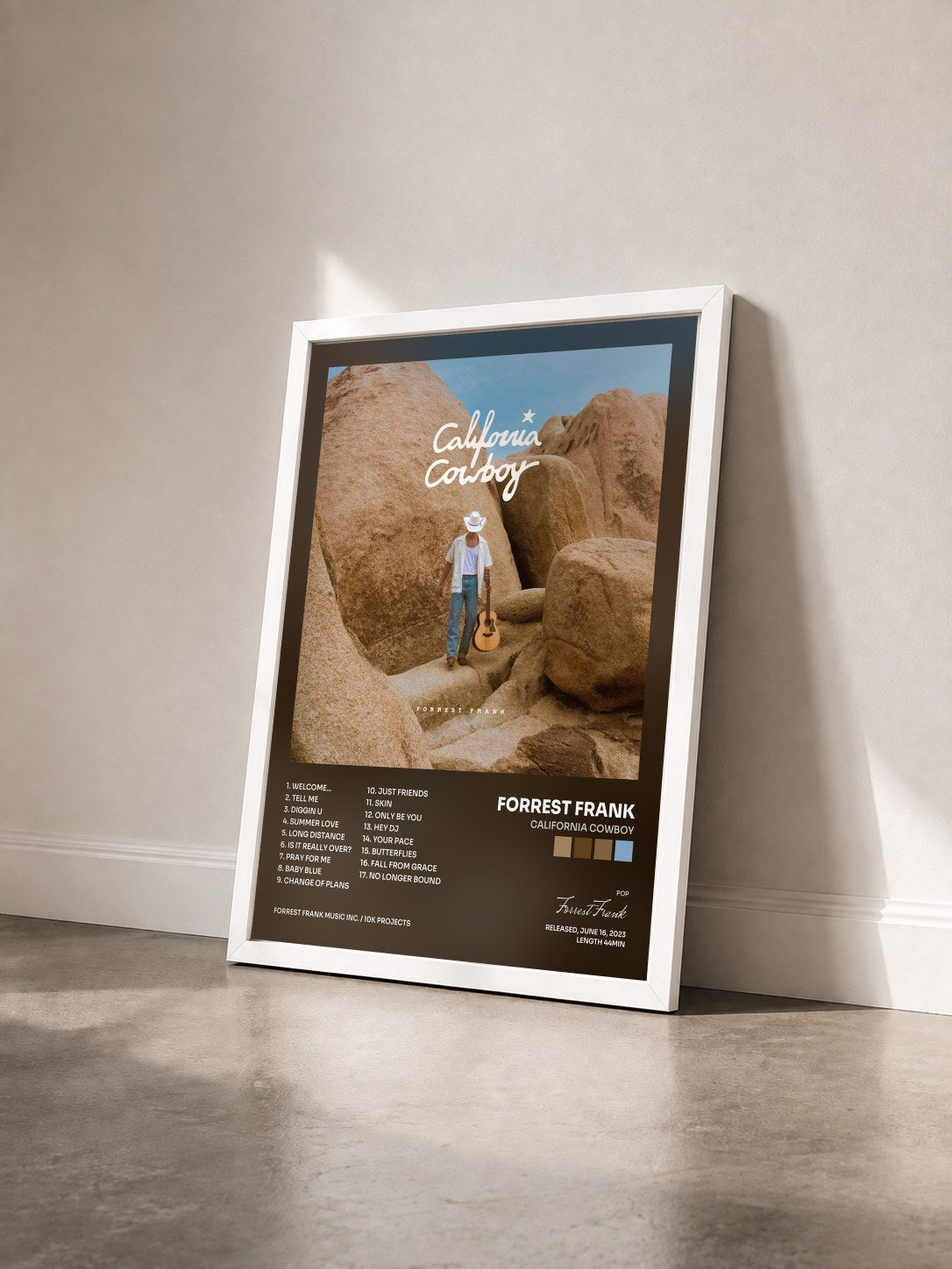 #blanc Tableau de l'album California Cowboy de Forrest Frank vu de trois quarts, cadre blanc