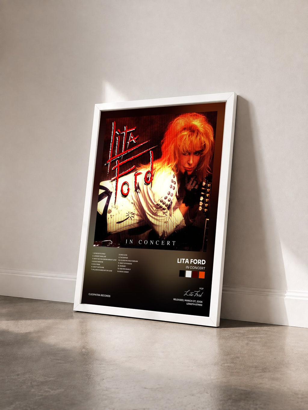 #blanc Tableau de l'album In Concert de Lita Ford vu de trois quarts, cadre blanc