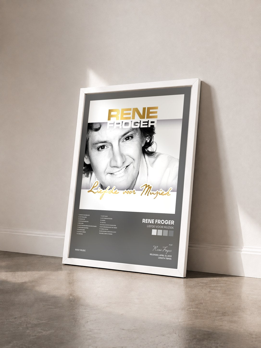 #blanc Tableau de l'album Liefde voor Muziek de Rene Froger vu de trois quarts, cadre blanc