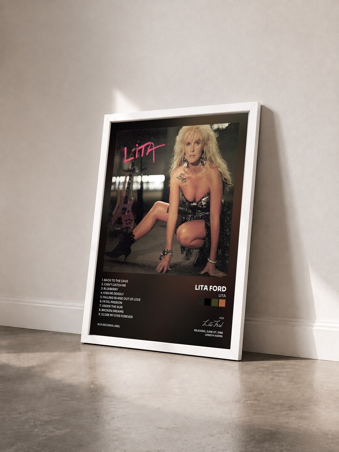 #blanc Tableau de l'album Lita de Lita Ford vu de trois quarts, cadre blanc