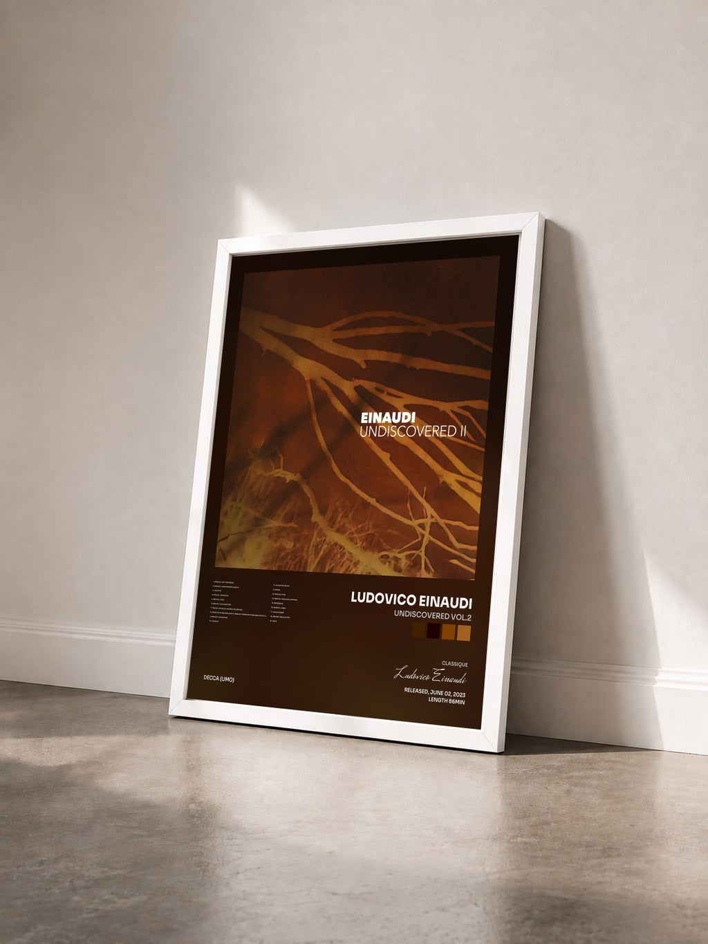 #blanc Tableau de l'album Undiscovered Vol.2 de Ludovico Einaudi vu de trois quarts, cadre blanc