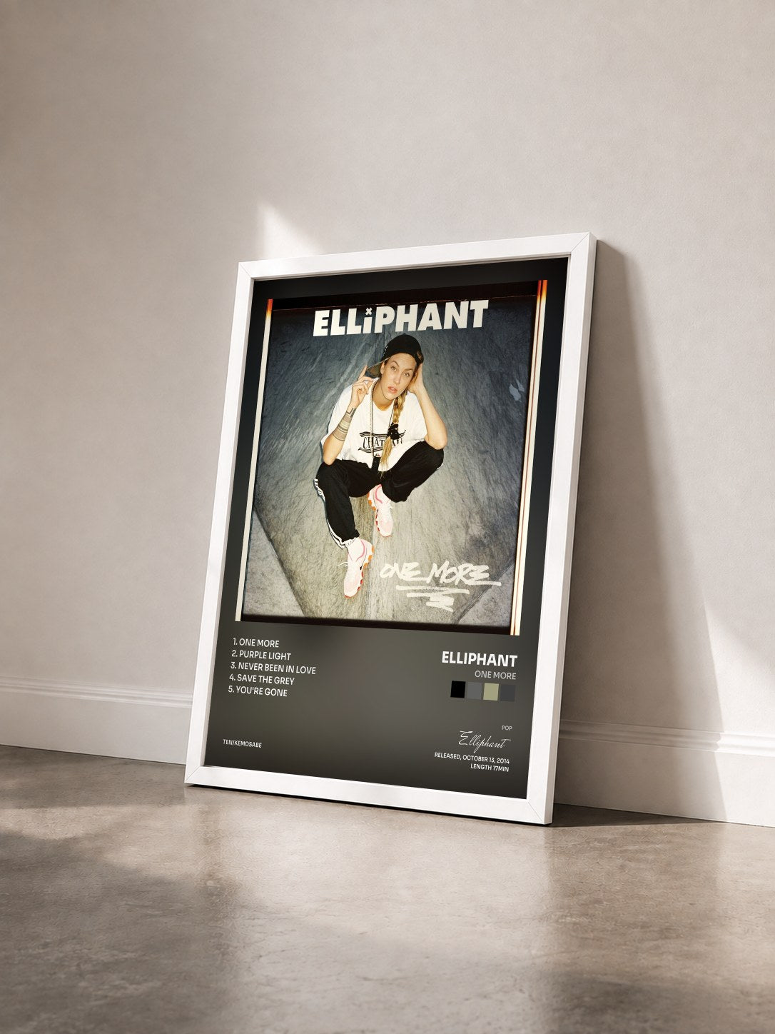 #blanc Tableau de l'album One More de Elliphant vu de trois quarts, cadre blanc