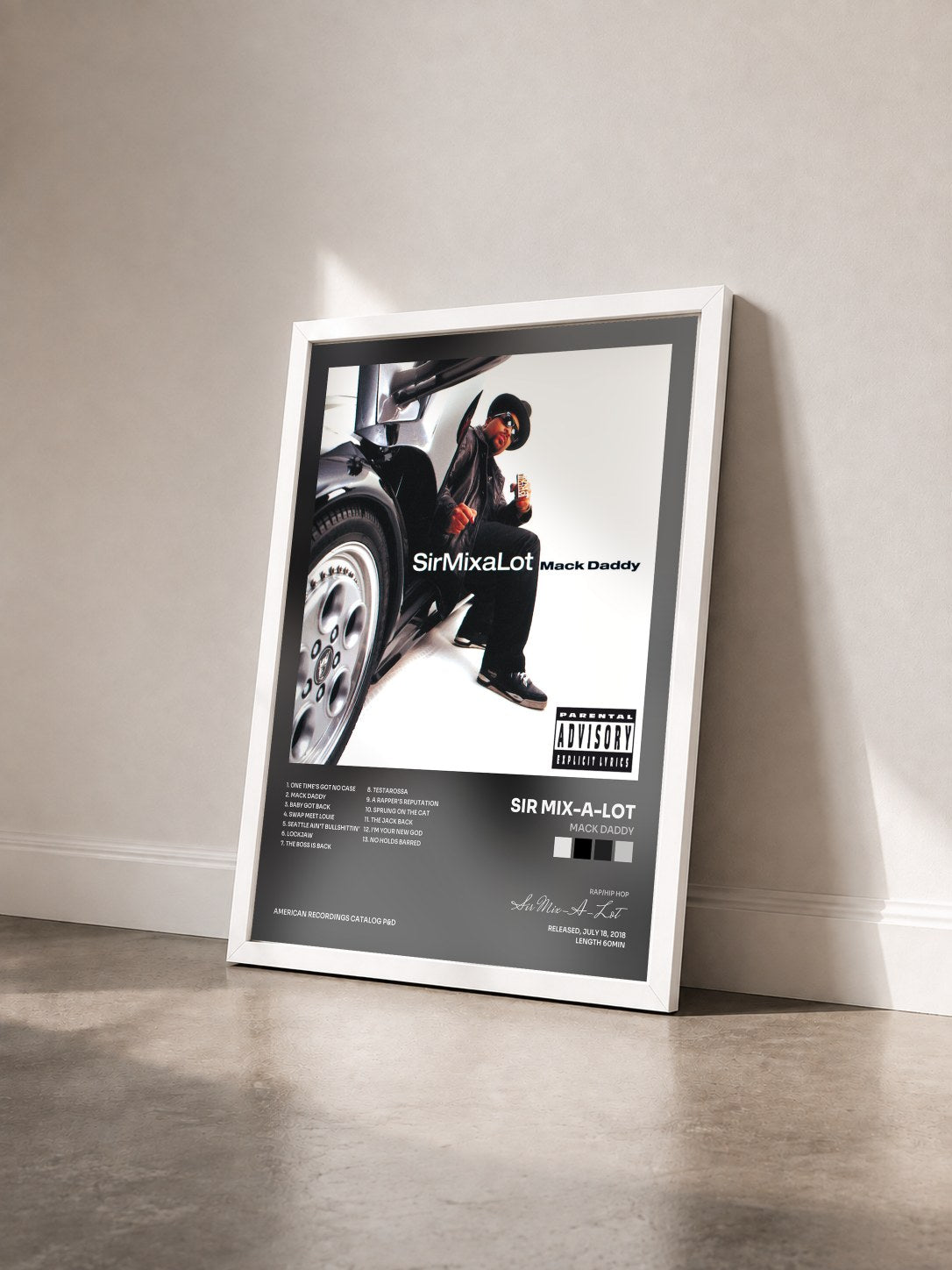 #blanc Tableau de l'album Mack Daddy de Sir Mix-A-Lot vu de trois quarts, cadre blanc