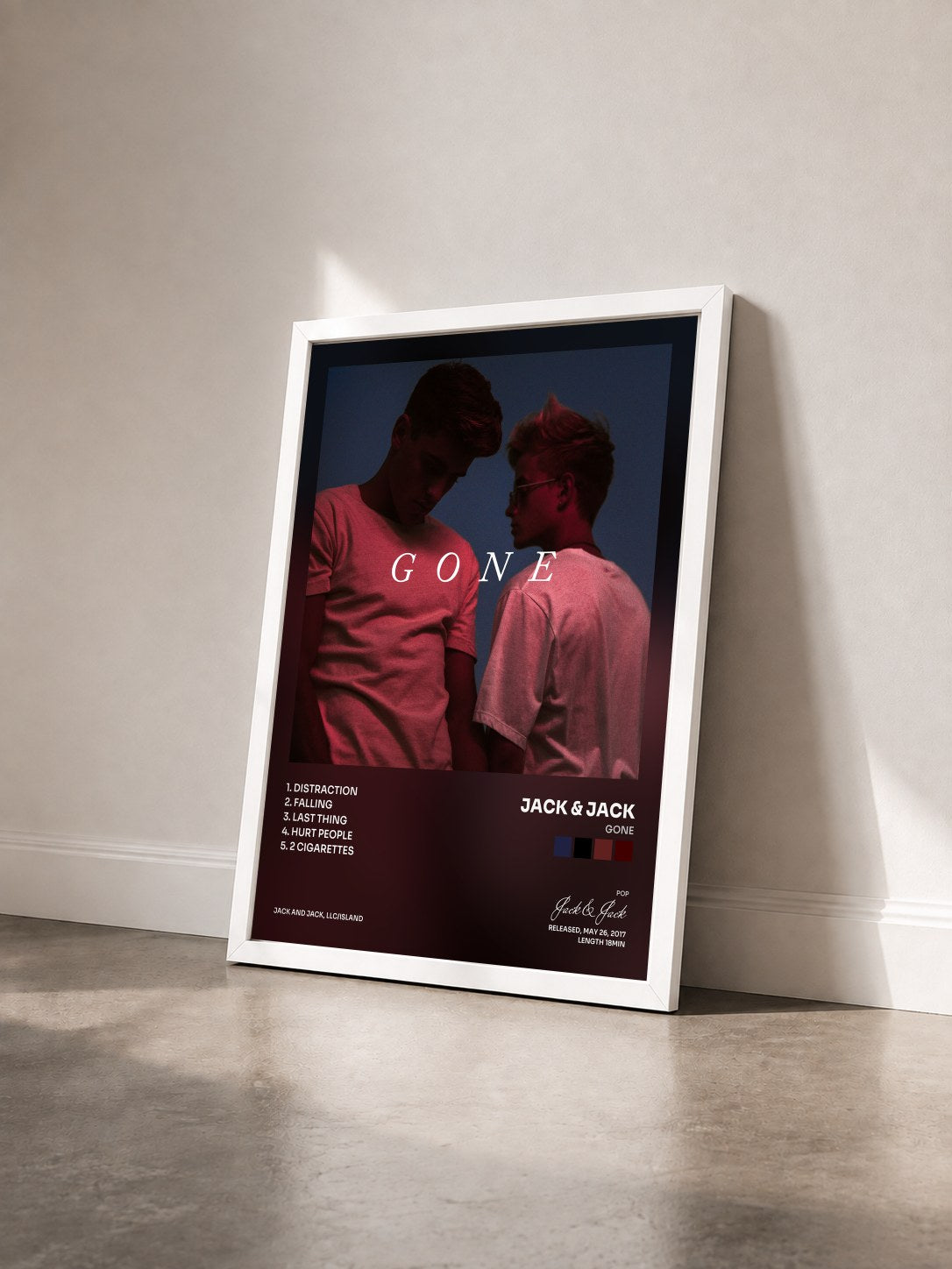 #blanc Tableau de l'album GONE de Jack & Jack vu de trois quarts, cadre blanc