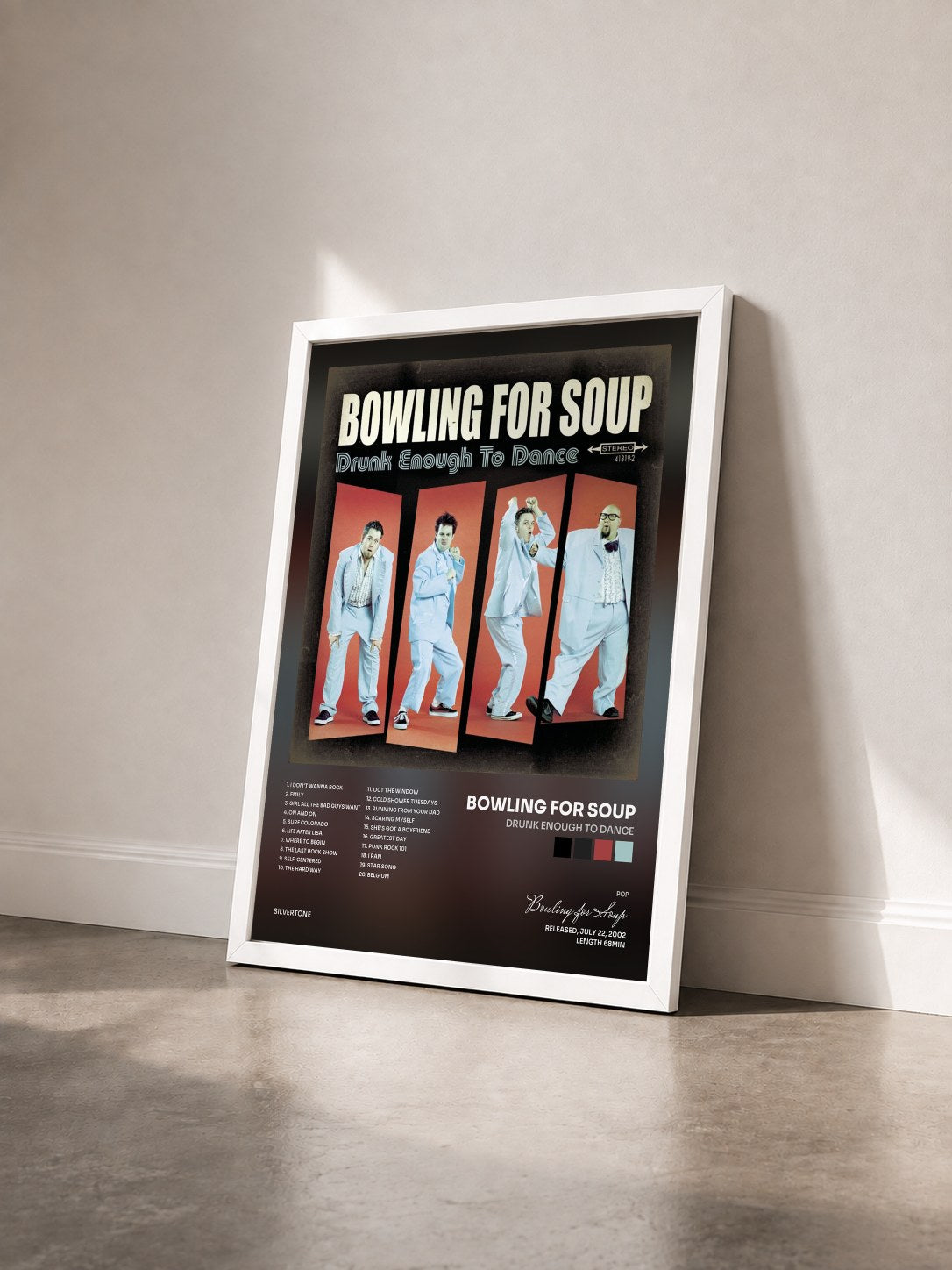 #blanc Tableau de l'album Drunk Enough To Dance de Bowling for Soup vu de trois quarts, cadre blanc