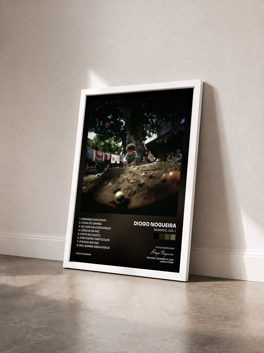 #blanc Tableau de l'album SAGRADO, Vol. 1 de Diogo Nogueira vu de trois quarts, cadre blanc