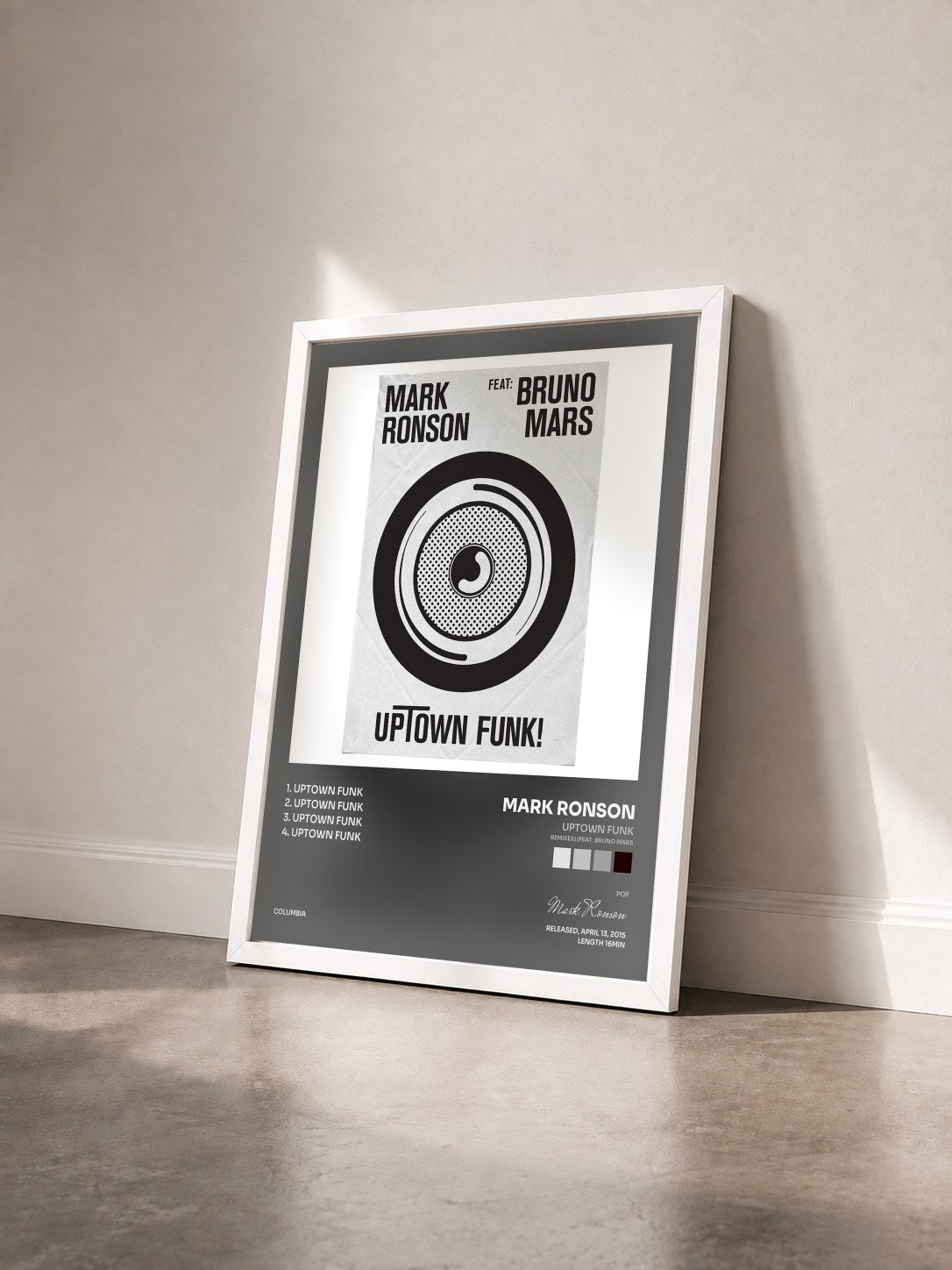 #blanc Tableau de l'album Uptown Funk (Remixes) (feat. Bruno Mars) de Mark Ronson vu de trois quarts, cadre blanc