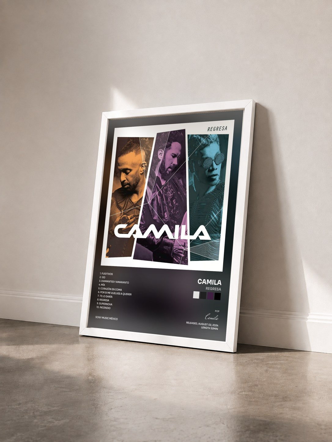 #blanc Tableau de l'album Regresa de Camila vu de trois quarts, cadre blanc