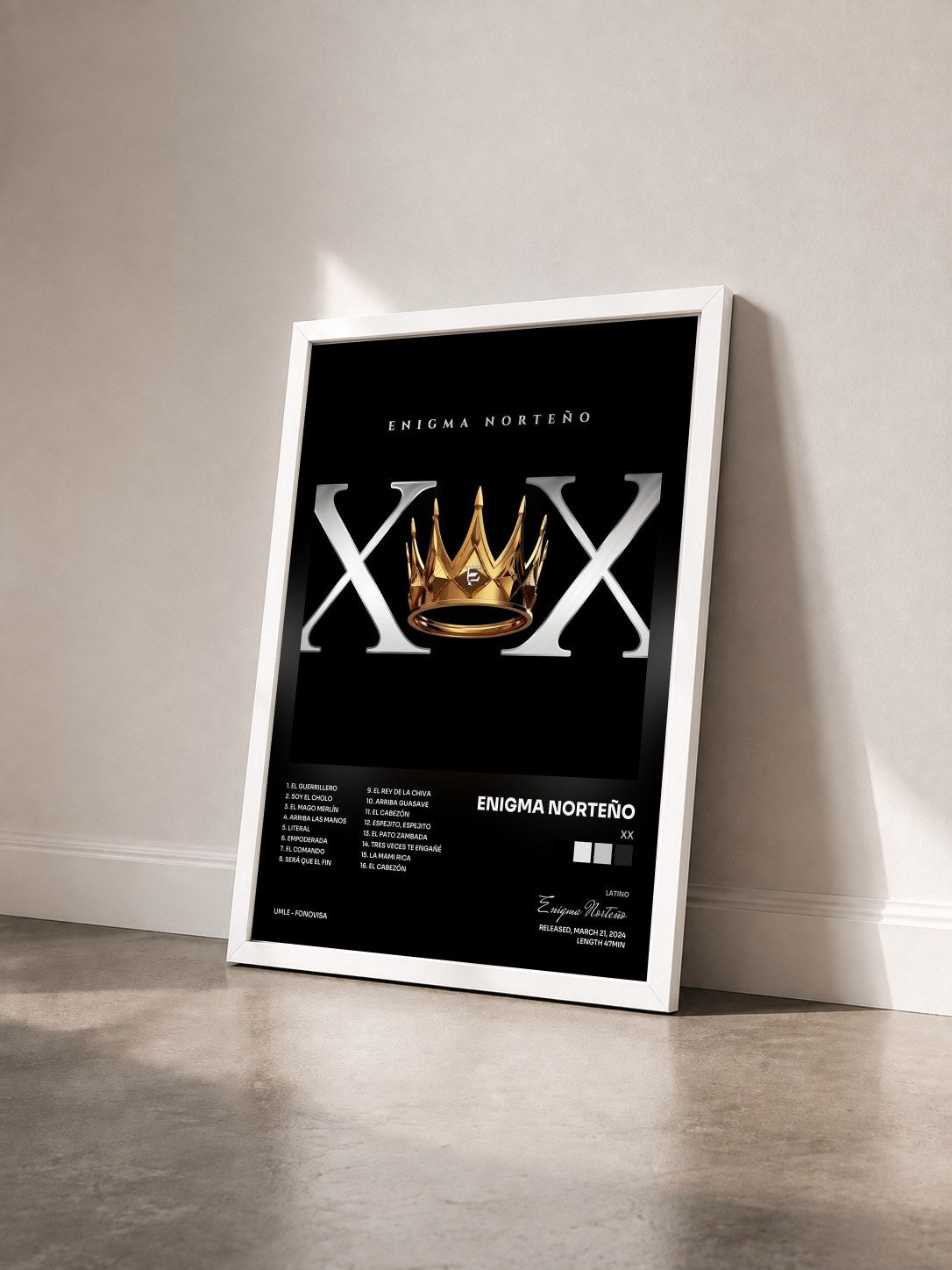 #blanc Tableau de l'album XX de Enigma Norteño vu de trois quarts, cadre blanc