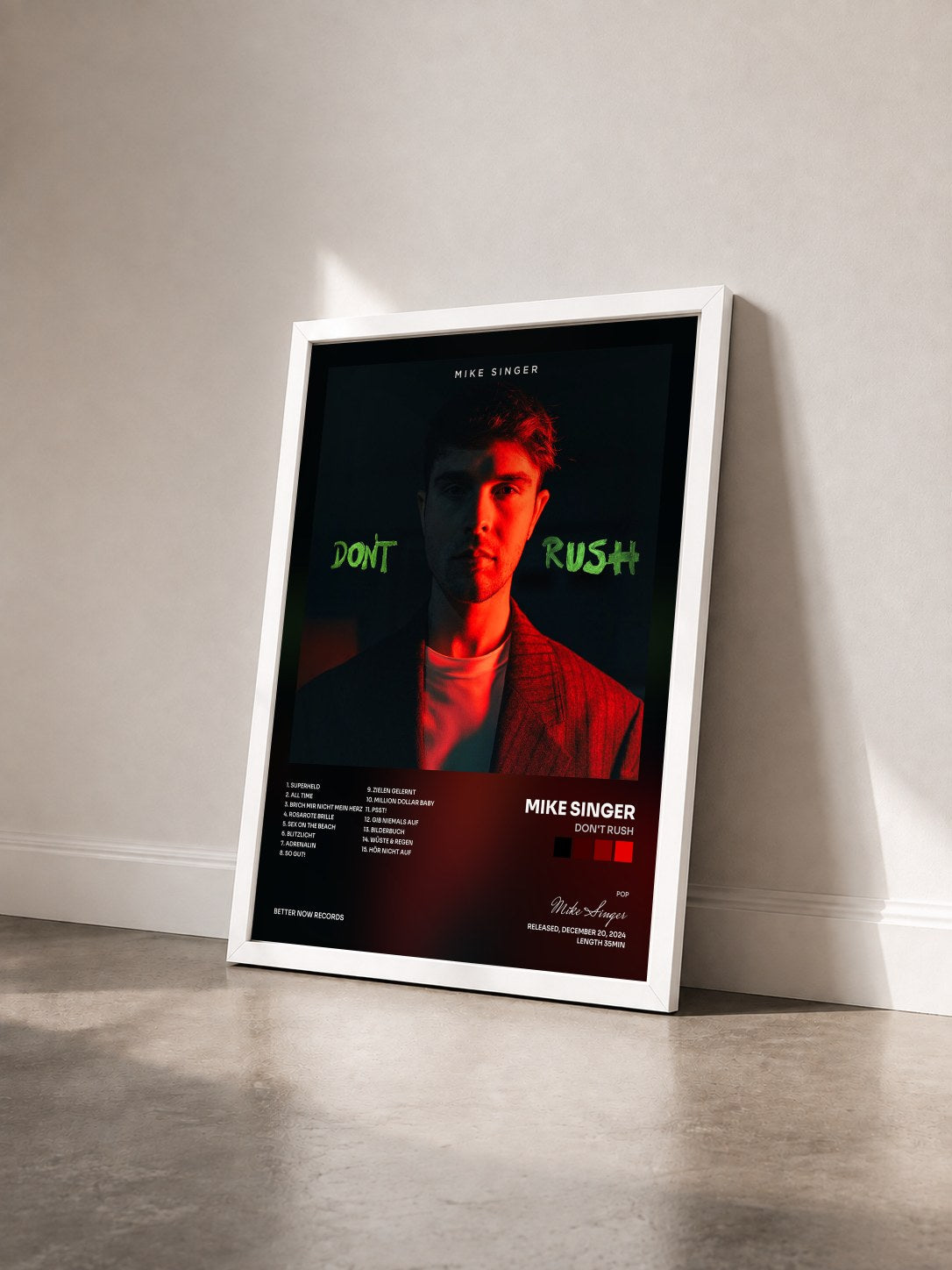 #blanc Tableau de l'album Don't Rush de Mike Singer vu de trois quarts, cadre blanc