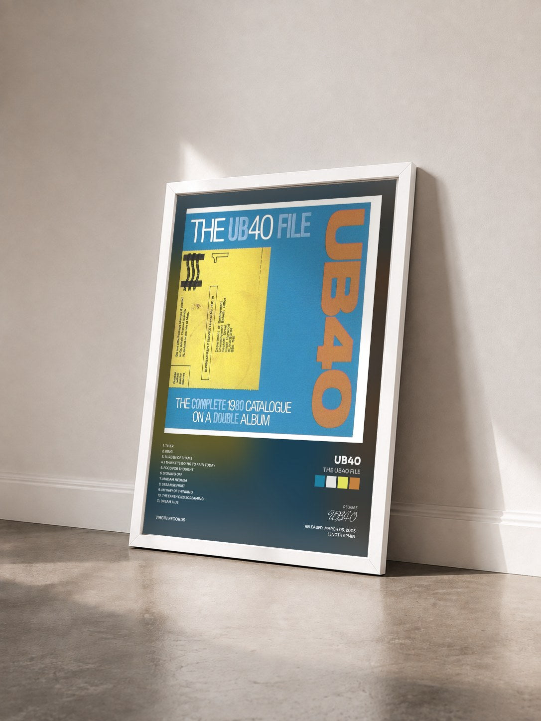#blanc Tableau de l'album The UB40 File de UB40 vu de trois quarts, cadre blanc