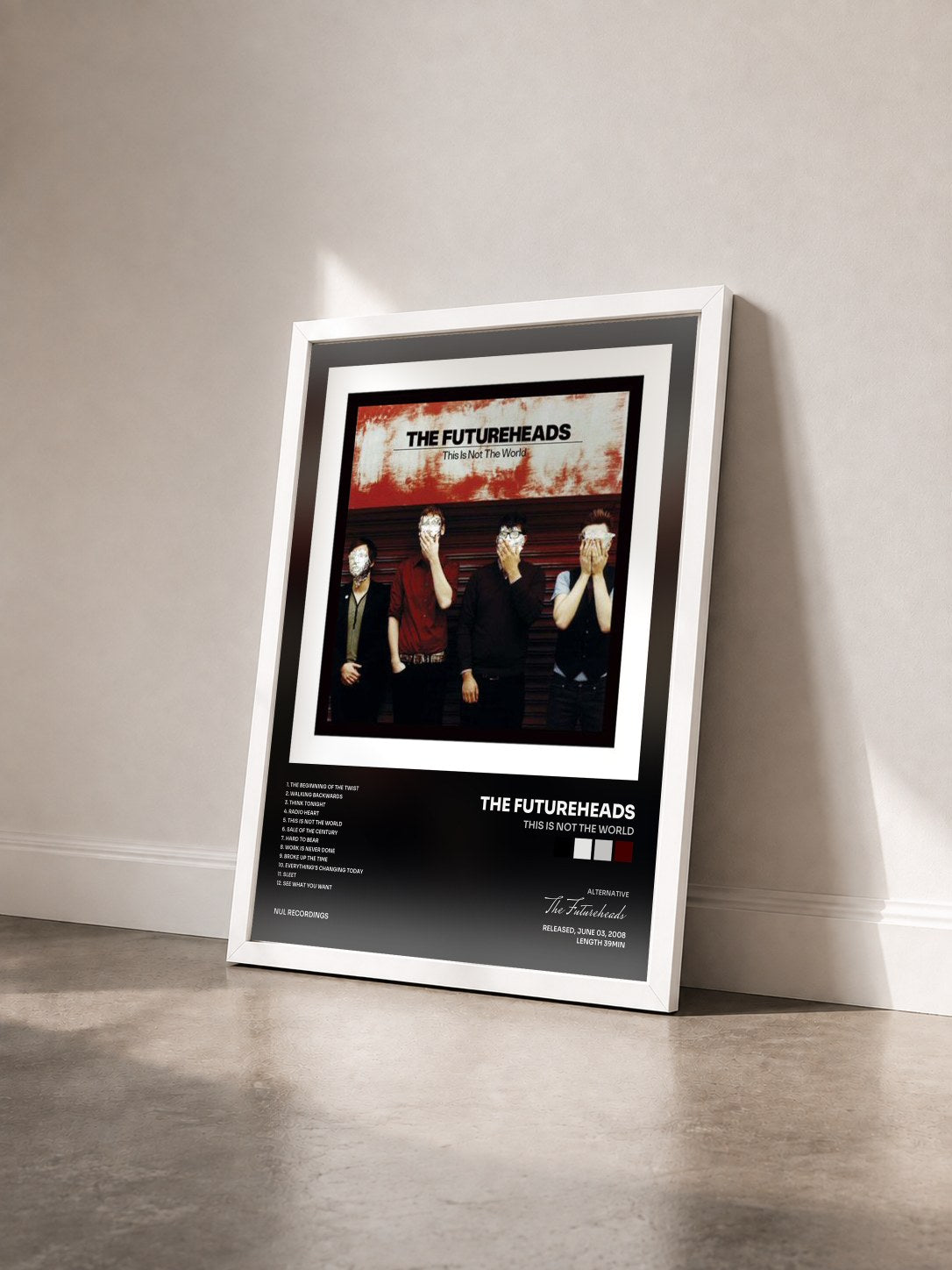 #blanc Tableau de l'album This Is Not The World de The Futureheads vu de trois quarts, cadre blanc