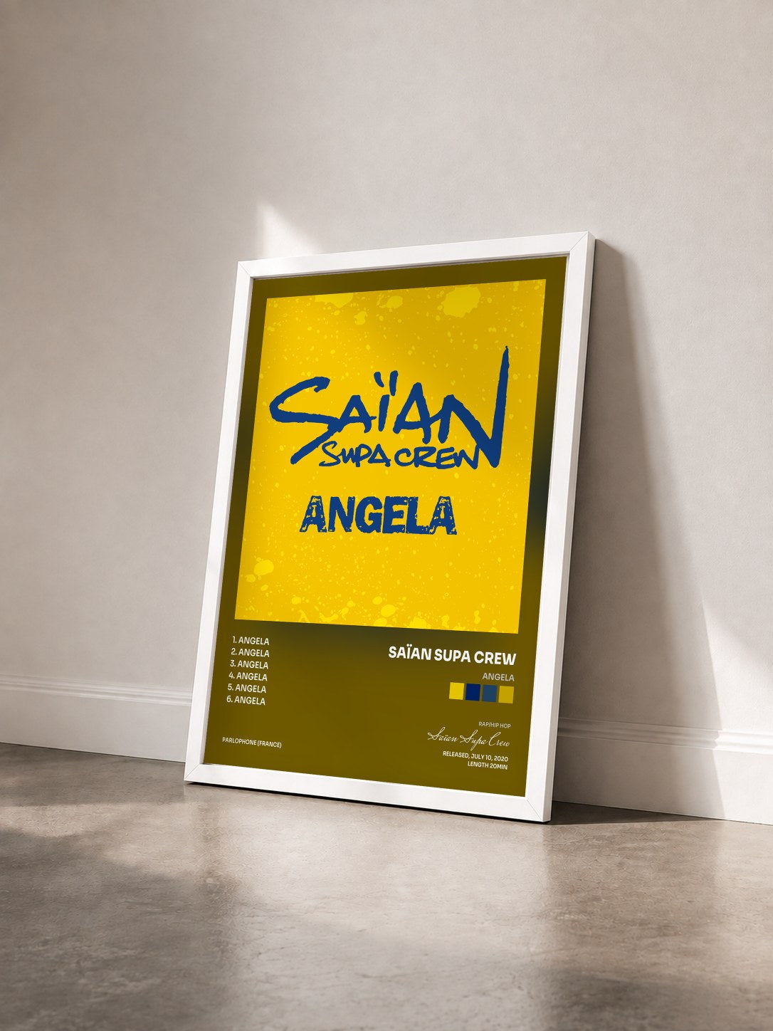 #blanc Tableau de l'album Angela de Saïan Supa Crew vu de trois quarts, cadre blanc