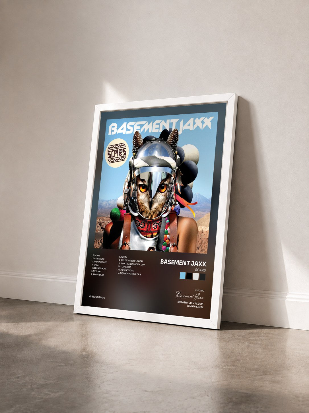#blanc Tableau de l'album Scars de Basement Jaxx vu de trois quarts, cadre blanc