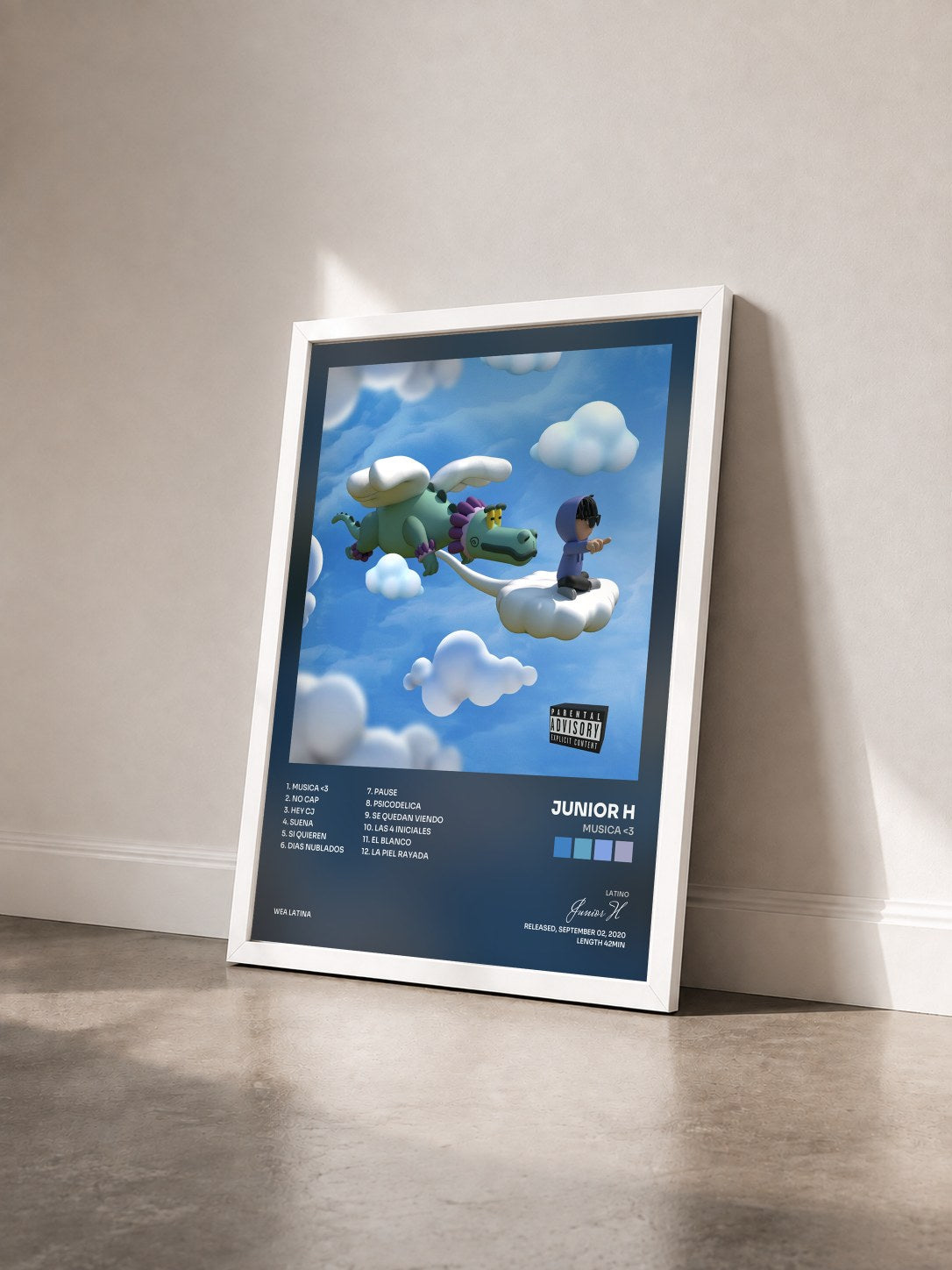 #blanc Tableau de l'album MUSICA <3 de Junior H vu de trois quarts, cadre blanc