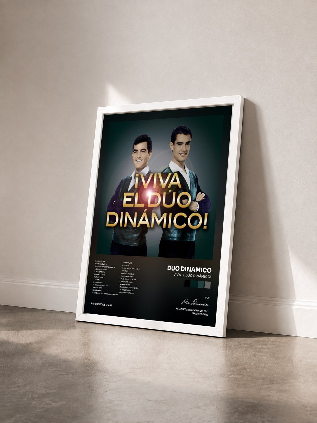 #blanc Tableau de l'album ¡Viva El Dúo Dinámico! de Duo Dinamico vu de trois quarts, cadre blanc