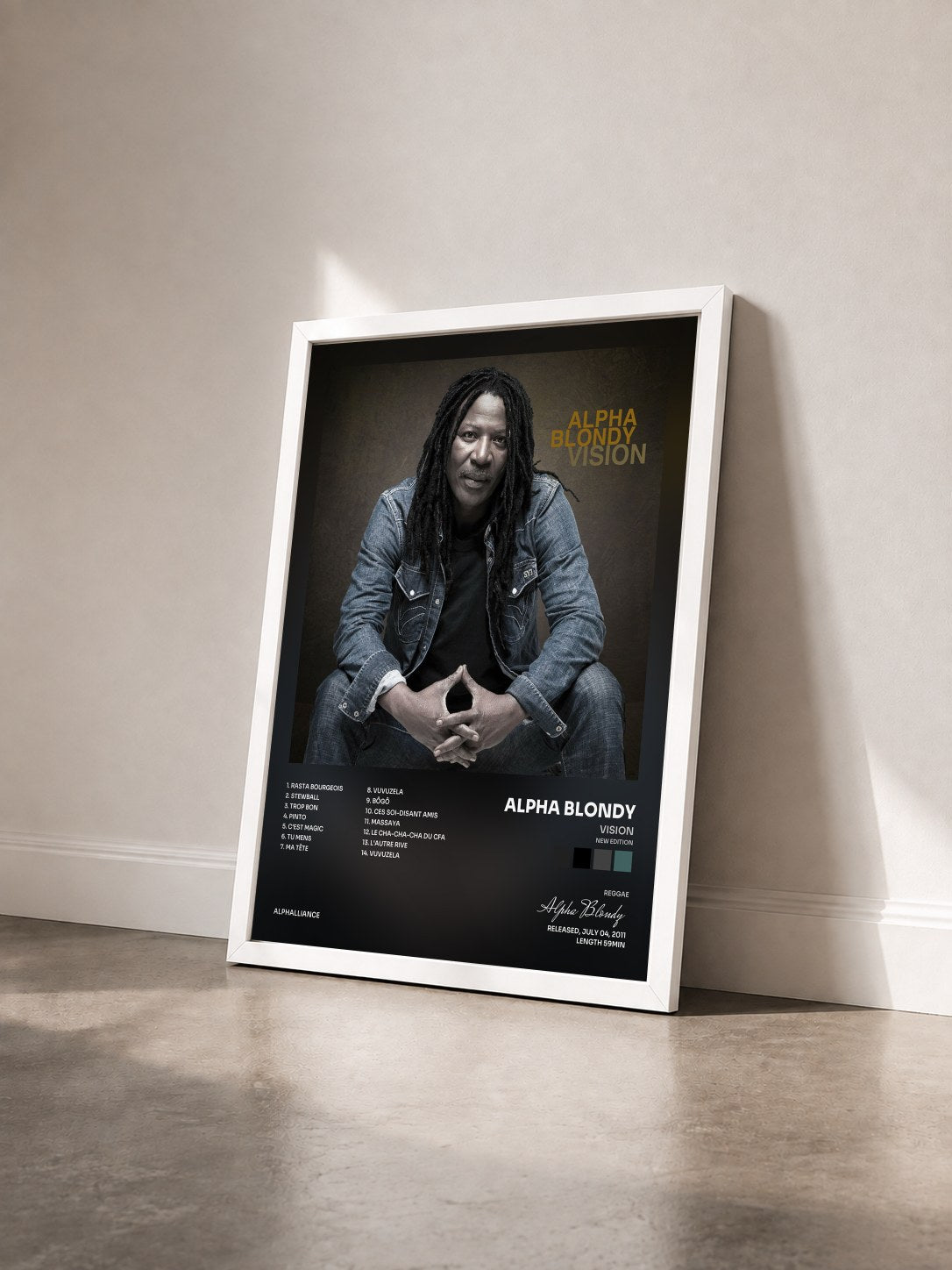 #blanc Tableau de l'album Vision (New Edition) de Alpha Blondy vu de trois quarts, cadre blanc