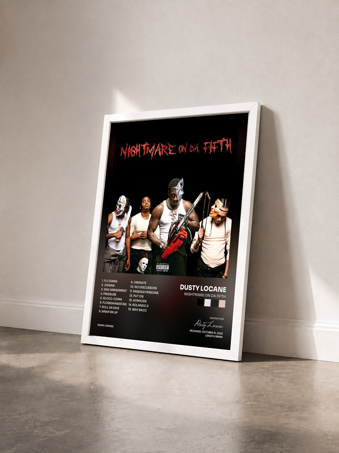 #blanc Tableau de l'album NIGHTMARE ON DA FIFTH de Dusty Locane vu de trois quarts, cadre blanc