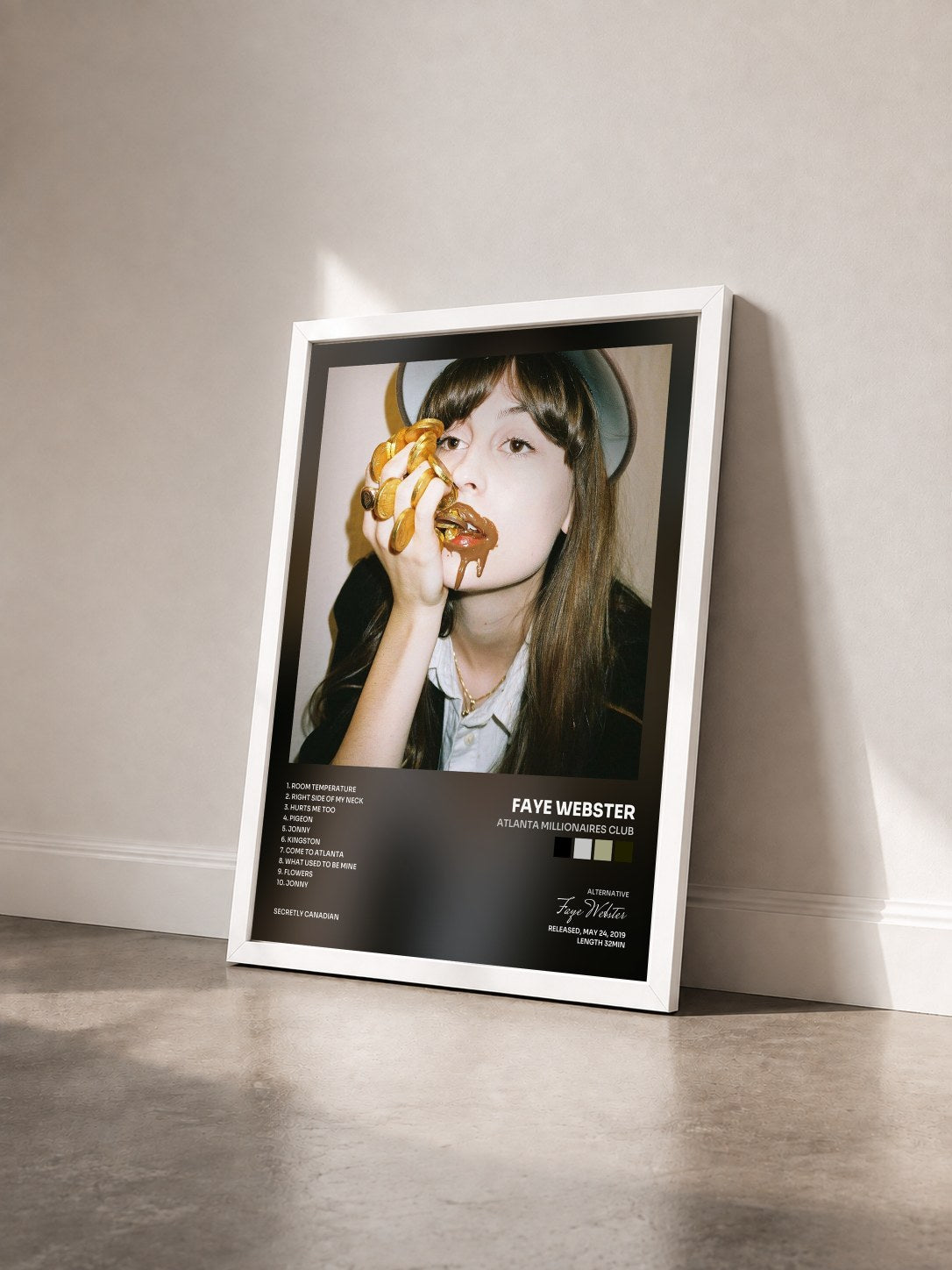 #blanc Tableau de l'album Atlanta Millionaires Club de Faye Webster vu de trois quarts, cadre blanc