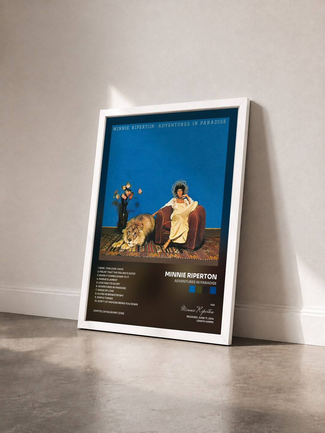 #blanc Tableau de l'album Adventures In Paradise de Minnie Riperton vu de trois quarts, cadre blanc
