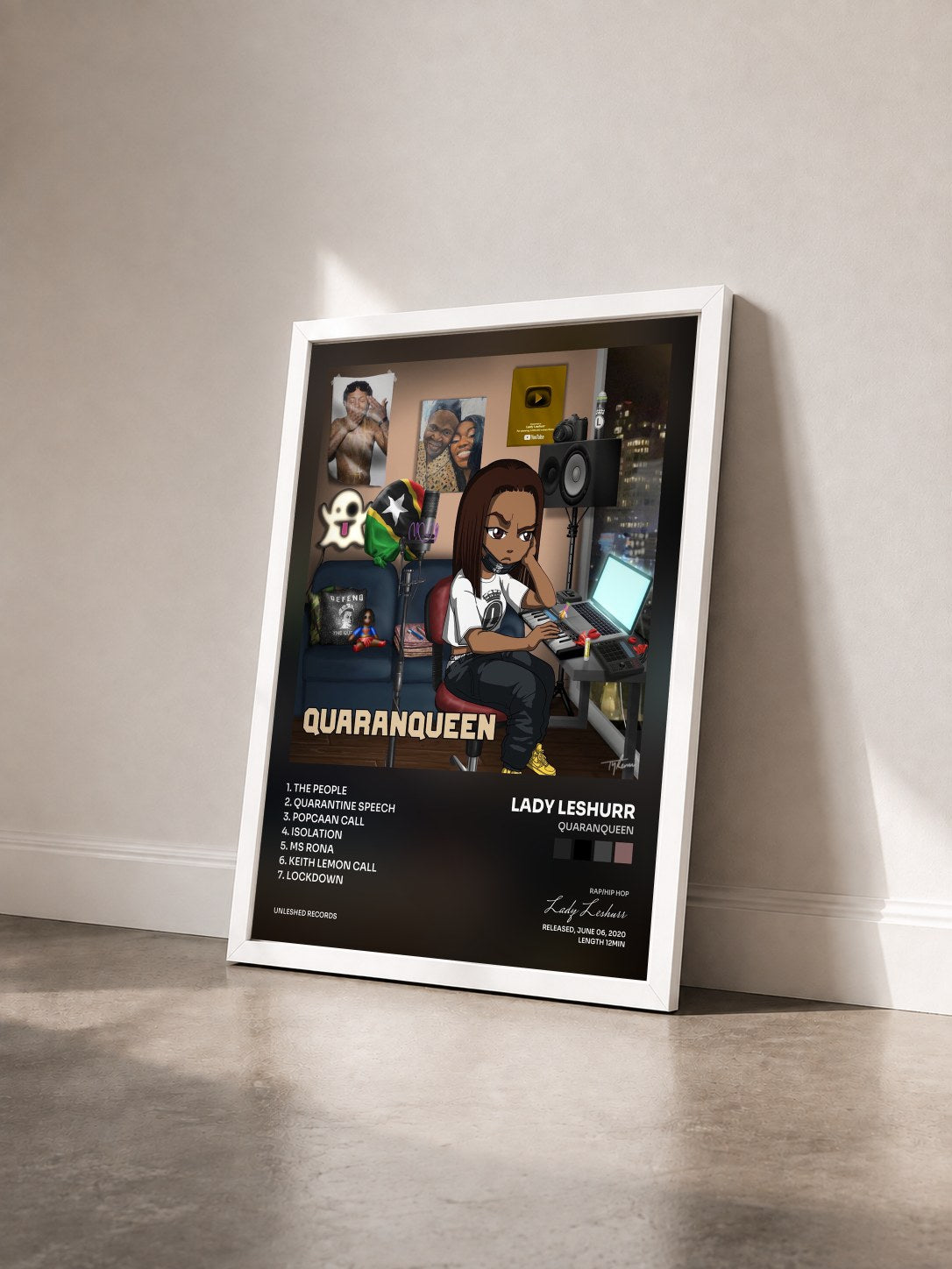 #blanc Tableau de l'album Quaranqueen de Lady Leshurr vu de trois quarts, cadre blanc
