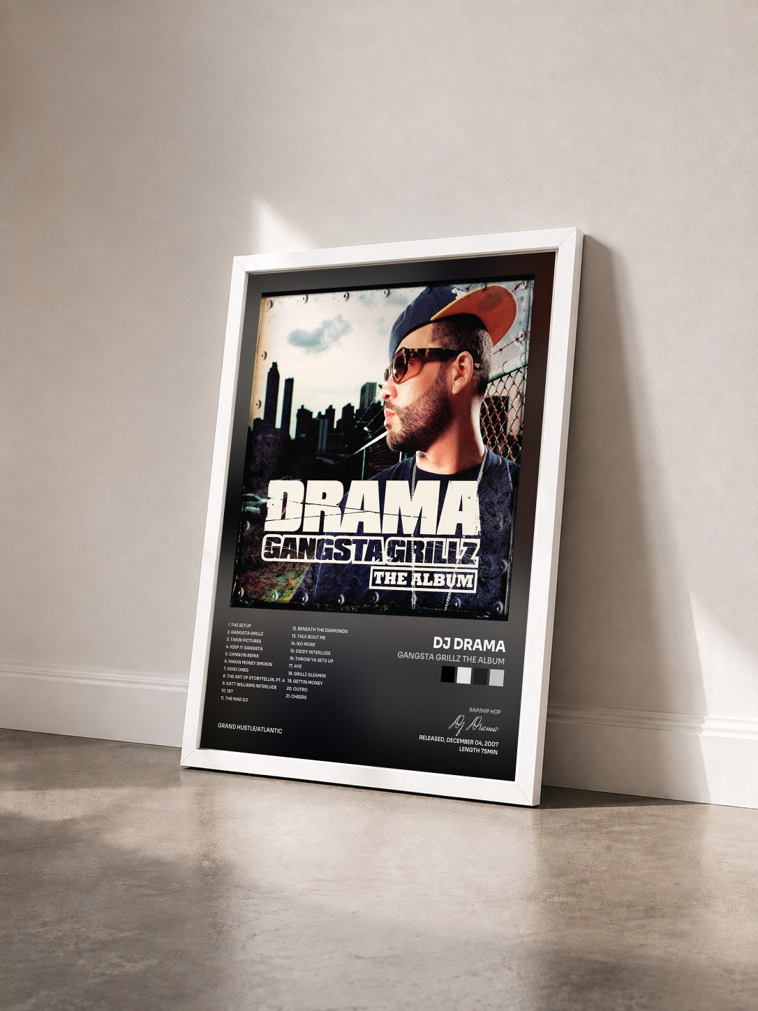 #blanc Tableau de l'album Gangsta Grillz The Album de Dj Drama vu de trois quarts, cadre blanc