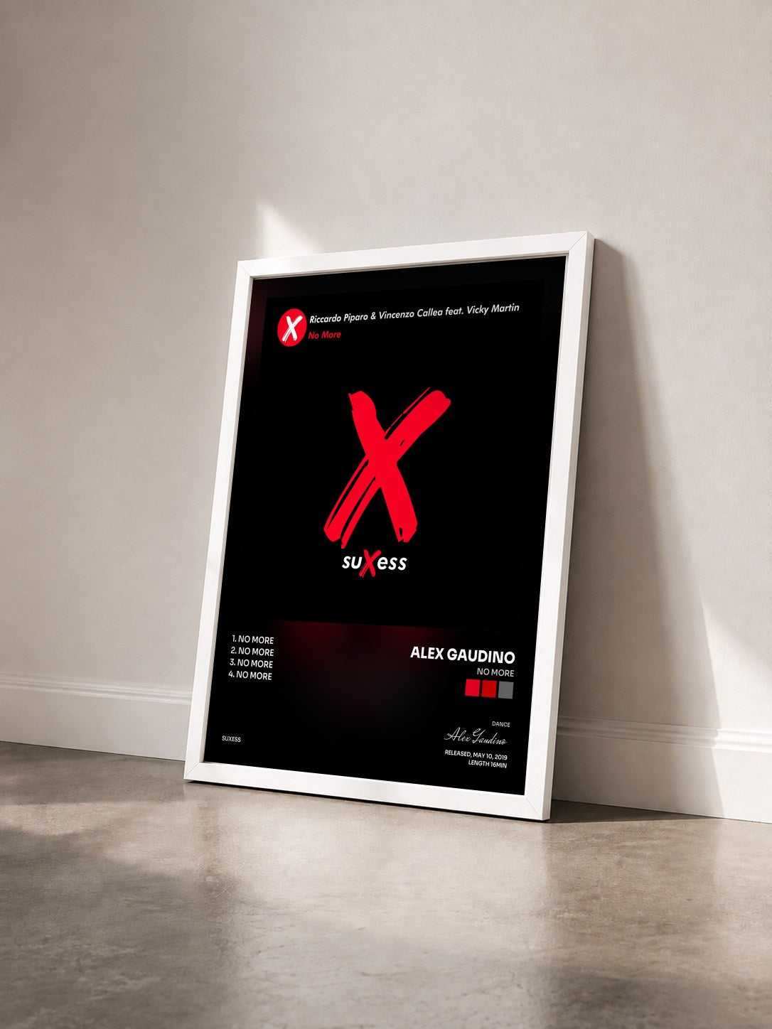 #blanc Tableau de l'album No More de Alex Gaudino vu de trois quarts, cadre blanc