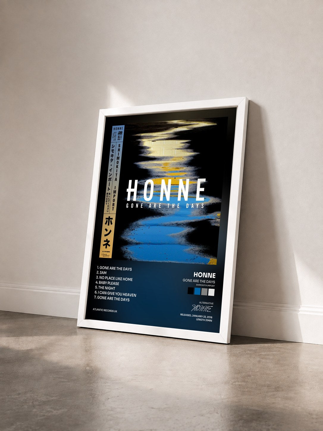 #blanc Tableau de l'album Gone Are the Days (Shimokita Import) de HONNE vu de trois quarts, cadre blanc