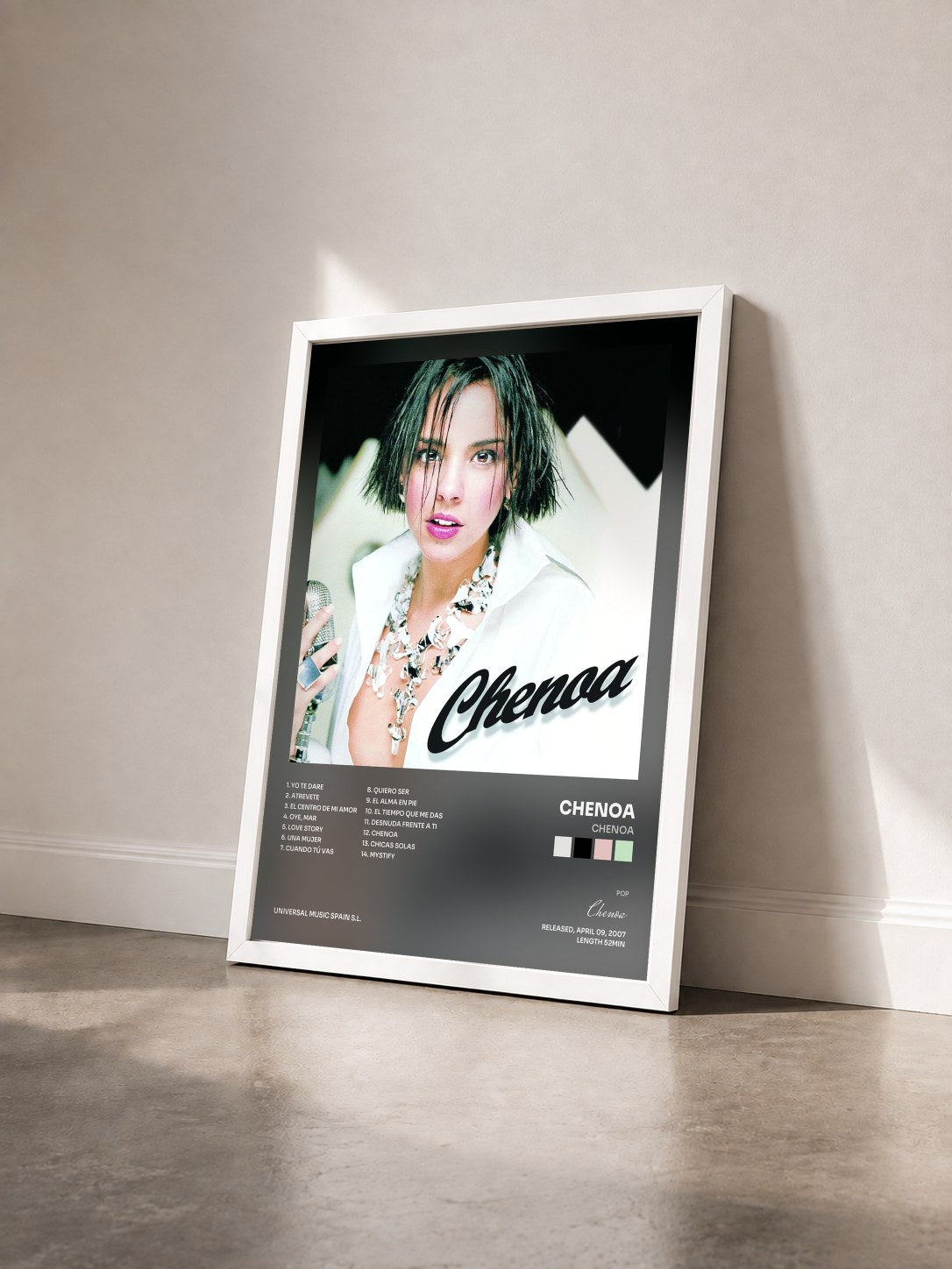 #blanc Tableau de l'album Chenoa de Chenoa vu de trois quarts, cadre blanc